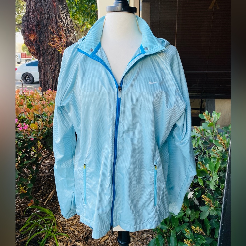 Nike, hooded windbreaker in light blue, size XL